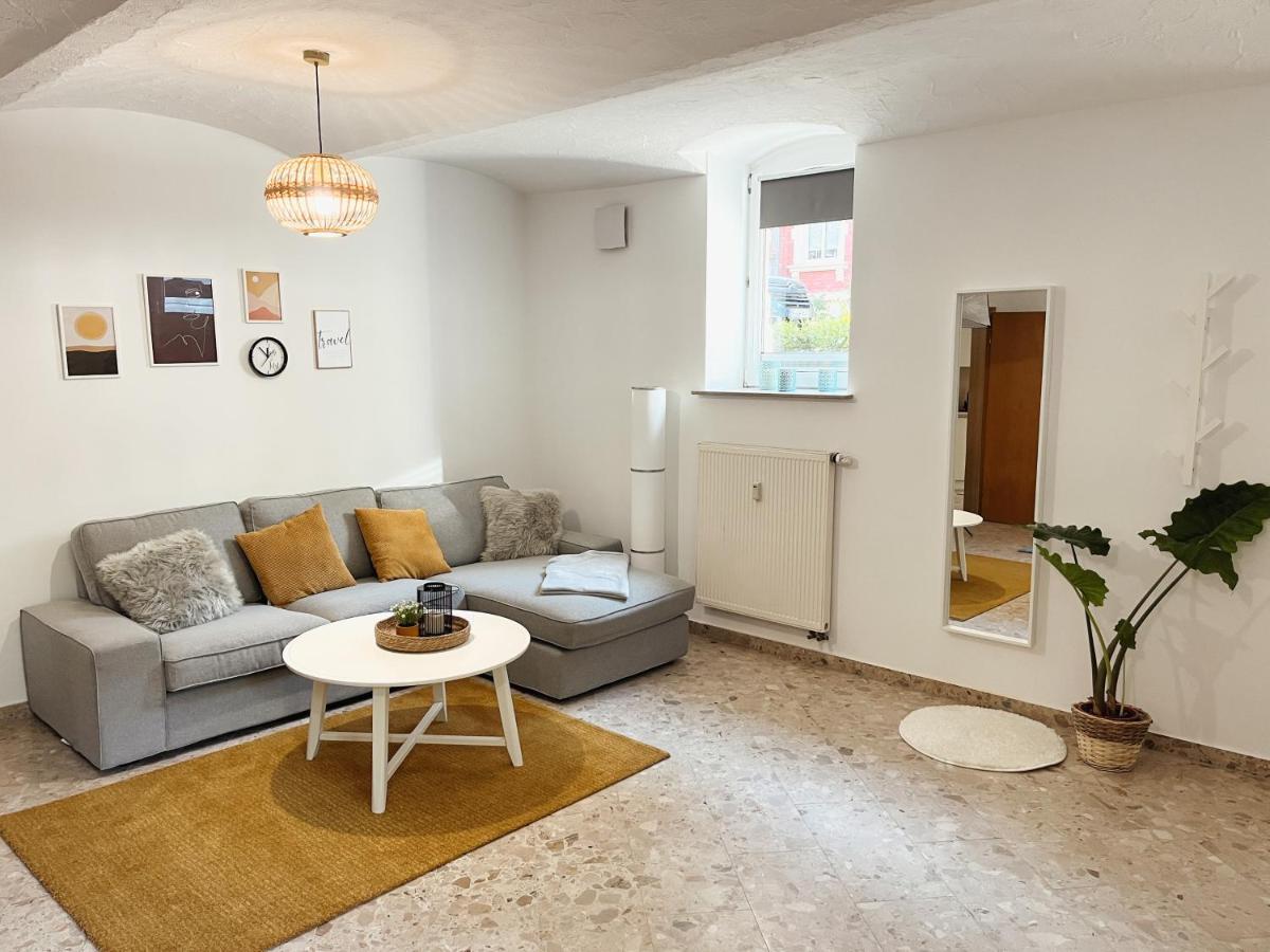 Bohnapartments Elisa - Wohlfuehlapartment Mit 2 Gratis Parkplaetzen Und 3 Schlafzimmern - Wlan - Vollausstattung Erfurt Eksteriør bilde