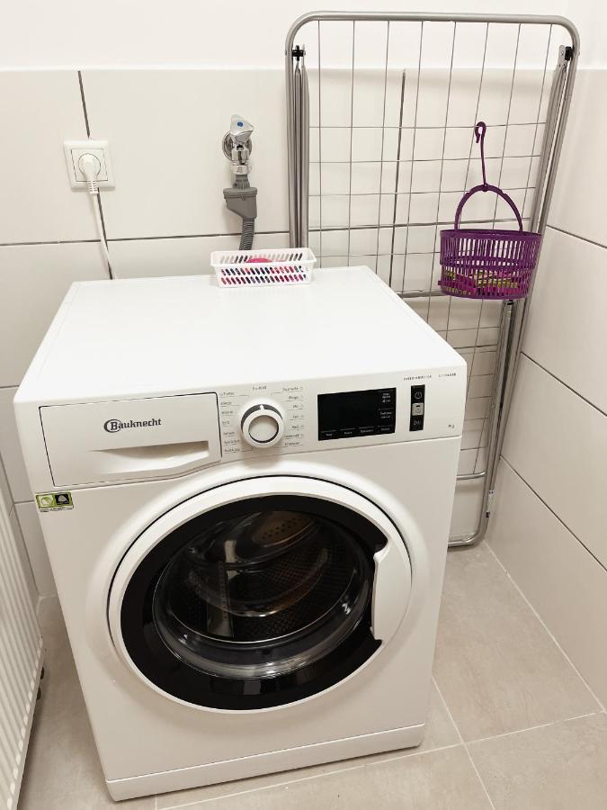 Bohnapartments Elisa - Wohlfuehlapartment Mit 2 Gratis Parkplaetzen Und 3 Schlafzimmern - Wlan - Vollausstattung Erfurt Eksteriør bilde