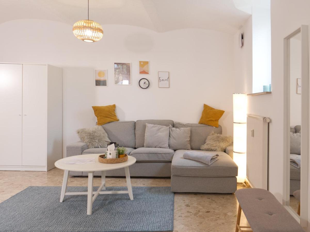 Bohnapartments Elisa - Wohlfuehlapartment Mit 2 Gratis Parkplaetzen Und 3 Schlafzimmern - Wlan - Vollausstattung Erfurt Eksteriør bilde