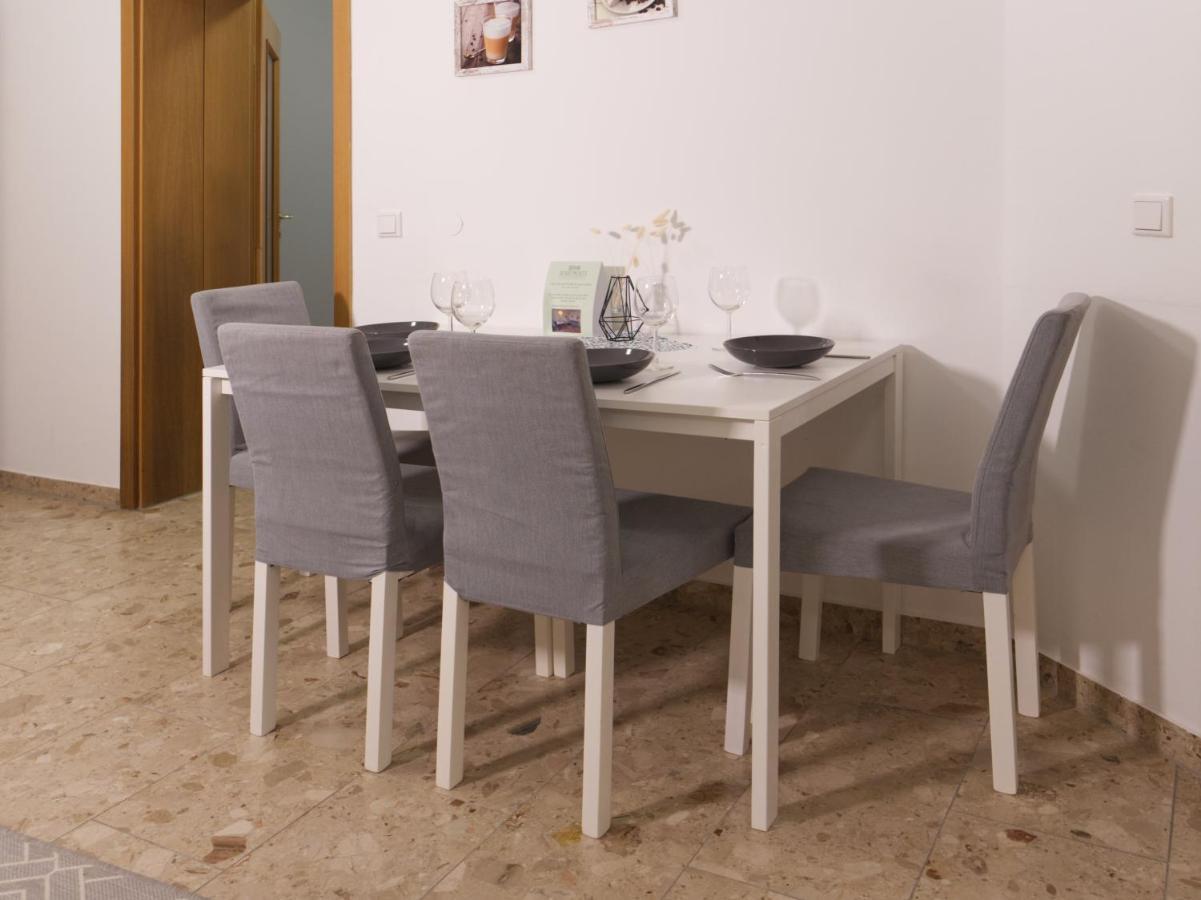 Bohnapartments Elisa - Wohlfuehlapartment Mit 2 Gratis Parkplaetzen Und 3 Schlafzimmern - Wlan - Vollausstattung Erfurt Eksteriør bilde